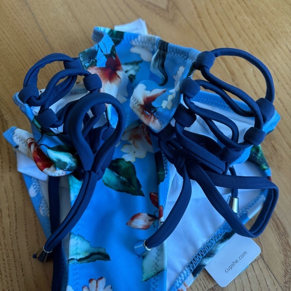 Cupshe small swimsuit bottoms floral watercolor womens size small blue swimming - Picture 4 of 11